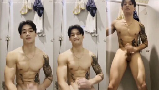 หนุ่มตี๋ขาวมีรอยสักตั้งกล้องในห้องน้ำว่าวโชว์จนน้ำแตก