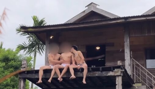 3หนุ่มเหนือชวนกันมาเย็ดCountdownบนดอย ที่พักวิวสวยเย็ดได้บรรยากาศ เย็ดกันตั้งแต่สว่างยันมืด รถไฟเย็ดต่อกันเสียวหนักมาก น้ำแตกใส่ปาก