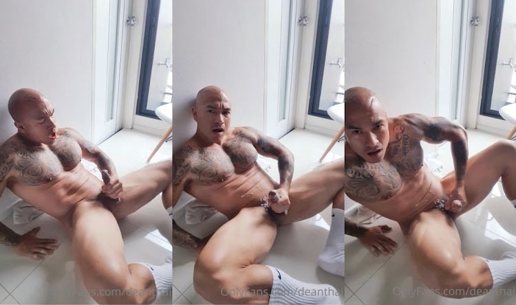 นายแบบนักกล้ามชาวไทยรุ่นใหญ่ แดดดี้ดีน โด่งดังมากในโอนลี่แฟน ชักว่าวน้ำแตกเสียวสัสๆ ตัวพ่อโชว์เงี่ยนให้เด็กมันดู