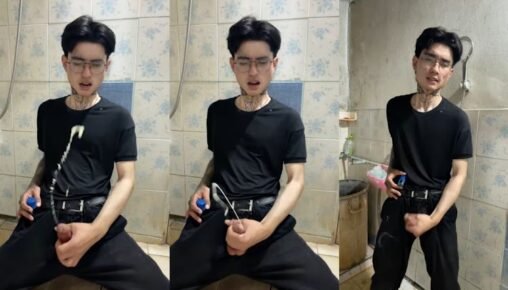 ห้องน้ำแห่งหนึ่ง น้องหนาวโชว์การทรมานควยแนวซาดิสbtsm ใจไม่แข็งพอผ่านไปได้เลยครับ ลีลาเสียวน้ำพุ่งยังคงเป็นเอกลักษณ์ของหนุ่มตัวตึงคนนี้ ขายของเก่งสปอนเซอร์เข้า