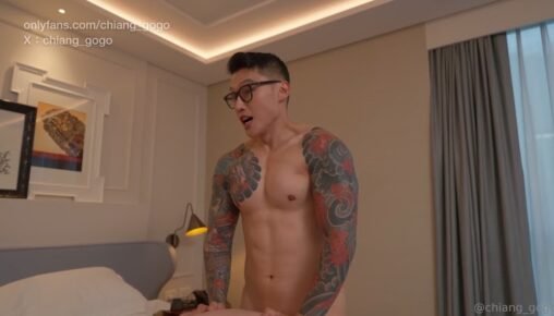 เกย์หล่อติดใจเย็ดหีโชว์ พี่เจียงเย็ดสาวอวบกระแทกดังปั๊บๆ ร้องครางเสียงดังเสียวควยเย็ดสดน้ำแตกพุ่งกระจาย แถมเย็ดไปแหกรูตูดตัวเองไปด้วย
