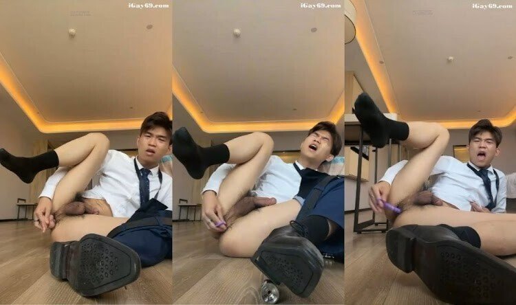 วัยรุ่นตี๋ทาสออนไลน์ใช้ sex toy สารพัดรูปแบบเสียบรูตูดให้เจ้านายดู ไลฟ์สดฉีดน้ำใส่รูตูด โชว์สกิลอมและเลียเท้า ชักว่าวน้ำแตกให้นายสาว!?!ดู