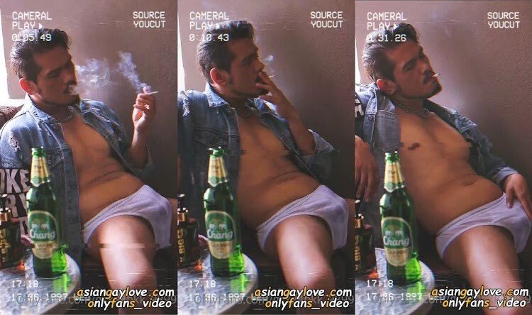 อารมณ์ศิลปินมากๆ พี่กุ๊กกิ๊กดื่มเบียร์ สูบบุหรี่ ฟิลกำลังมาอารมณ์มันได้ งัดควยออกมาชักว่าวคลอเคล้าควันบุหรี่ อบอวลด้วยความเงี่ยน