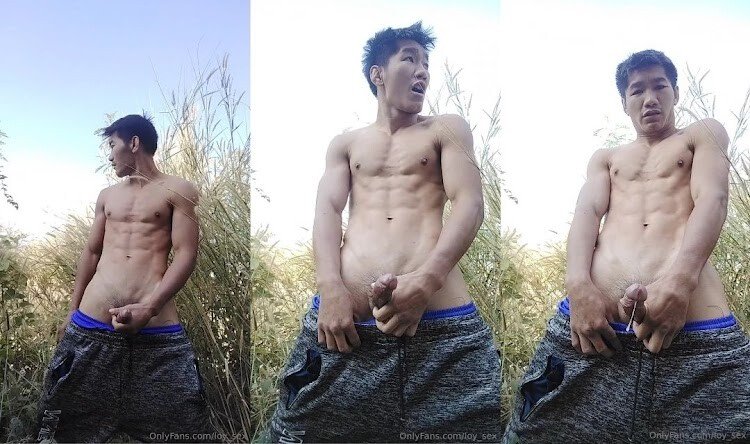 แค่ถอดกางเกงควยแข็งโป๊กก็เด้งออกมา หลอย นำชัย นานๆมาชักว่าวเอาดอร์ เลยตื่นเต้นจัดมองซ้ายมองขวาตลอดระแวงเล็กน้อยแต่เงี่ยนมากกว่า